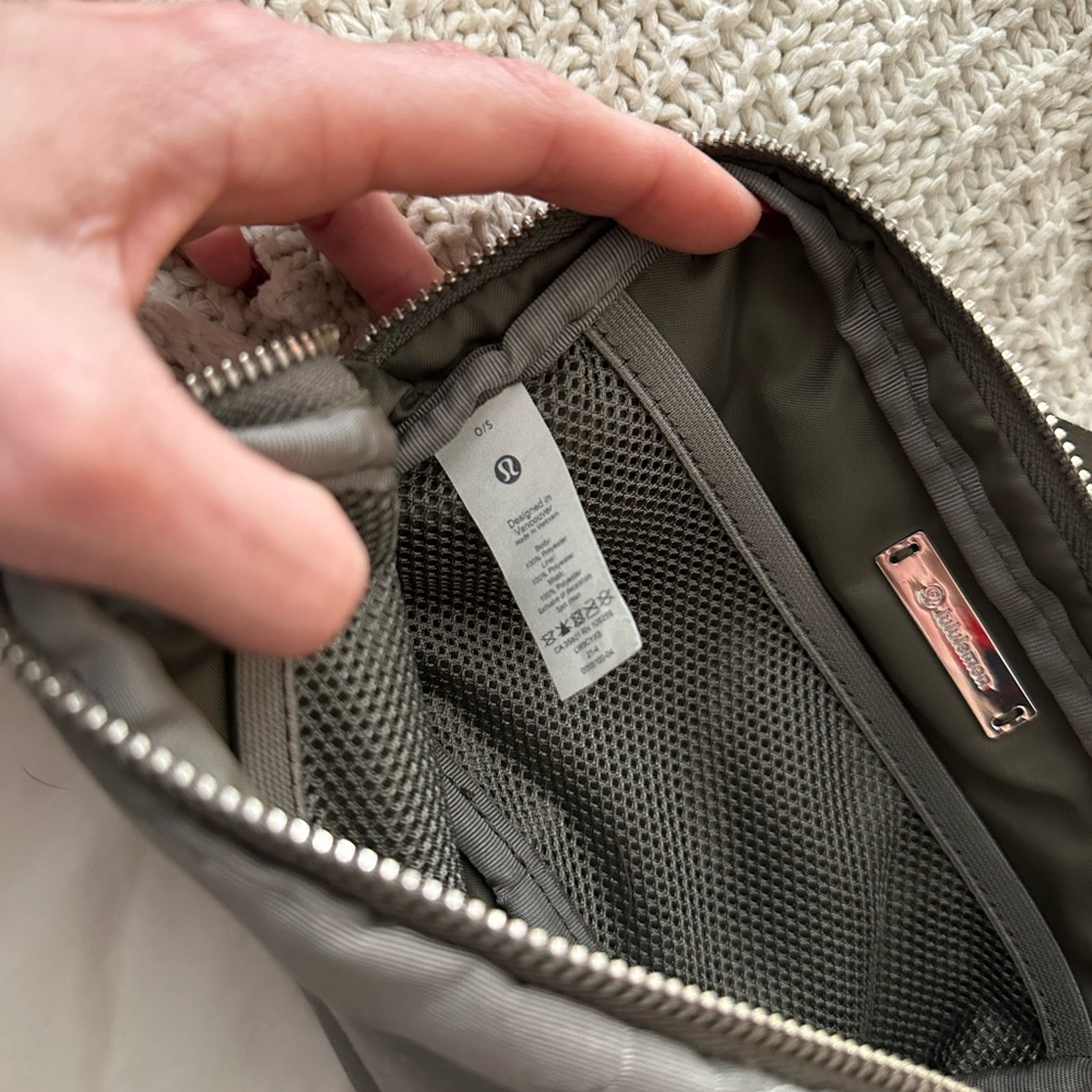 Lululemon bag - Picture 4 of 5